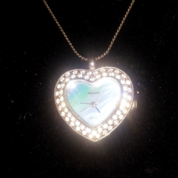 Avalon Accessories - Heart clock charm